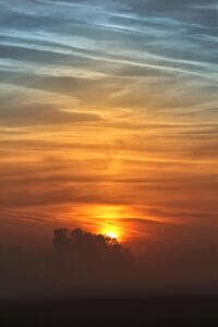 Sonnenaufgang - der Morgen wird rot.